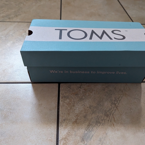 NWT TOMS ALPARGATA black multi cozy sweater knit flats - Picture 4 of 5